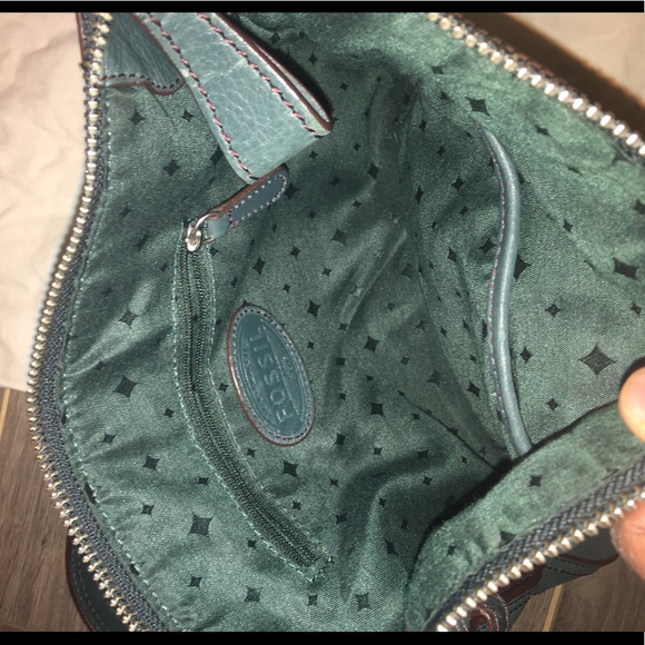 Fossil Crossbody & Matching Wallet - Picture 3 of 6